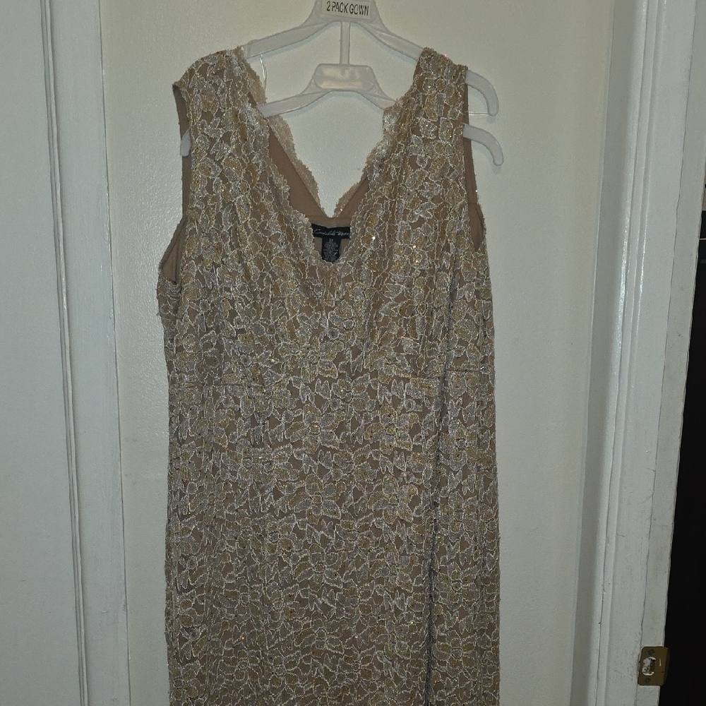 Chic Lace Overlay Midi Dress in Cream